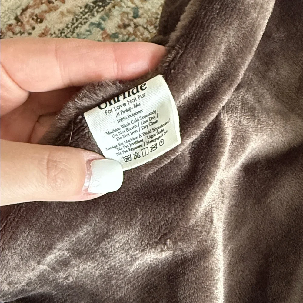 NEW- Unhide Lil' Marsh Blanket in Chocolate Hare